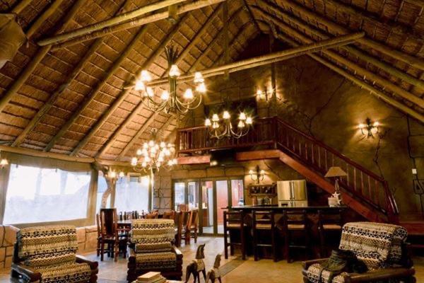 Tshukudiba Game Lodge Tom Burke Zewnętrze zdjęcie